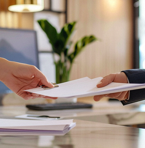 Гарантийный талон и инструменты мастера